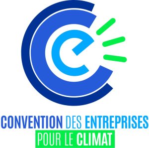 Logo de la Convention Citoyenne pour le Climat. C'est un grand C bleu avec à l'intérieur un autre C et un e minuscule qui forme ainsi trois cercle les uns dans les autres. En dessous de ce logo figure l'inscription "Convention des entreprises pour le climat". Le texte pour le climat est écrit en blanc sur un fond vert. Le reste est en bleu.